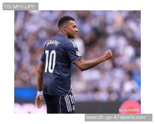 姆巴佩球场外时尚穿搭引领潮流 他的街头风格如何诠释个性与品味